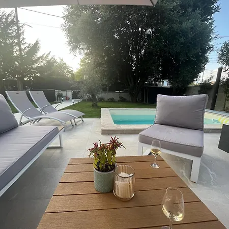 Pool 25 Min From Paris Yerres