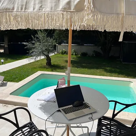 Pool 25 Min From Paris Βίλα