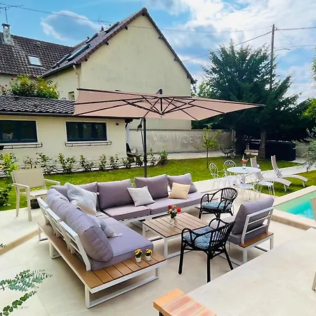 Pool 25 Min From Paris *